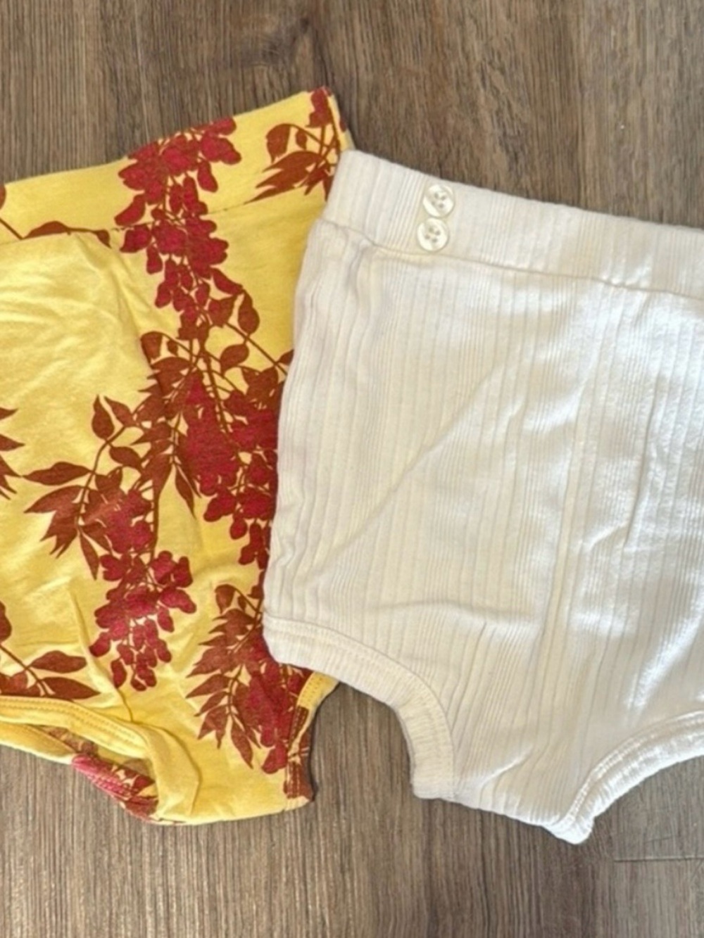Kate Quinn Organics Baby Bloomers 18-24M Floral Cream Ribbed Shorts Lot 2